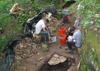 Students Working on KAS Excavation