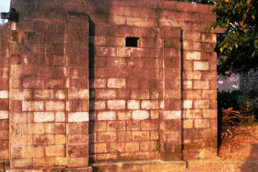 A closer view of the second Ulo Isi or slave cell