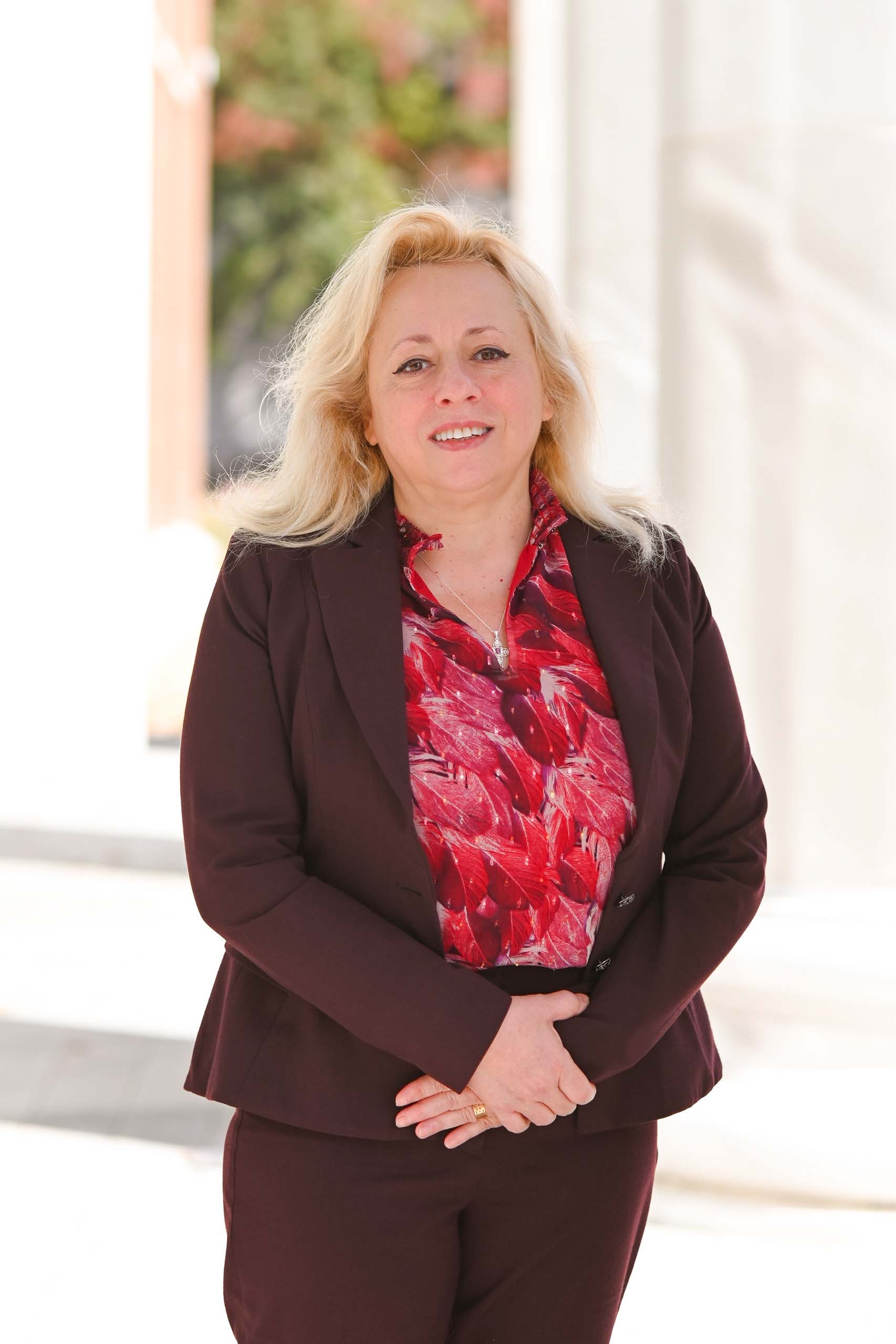 Dr. Lily Popova Zhuhadar