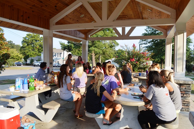 NSSLHA Members Enjoying a Picnic at Covington Park NSSLHA Members Enjoying a Picnic at Covington Park