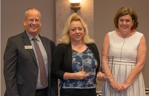 Dr. Zhuhadar received the 2022 MBA Innovative Pedagogy Award and the 2022 GFCB Faculty Award for Teaching.