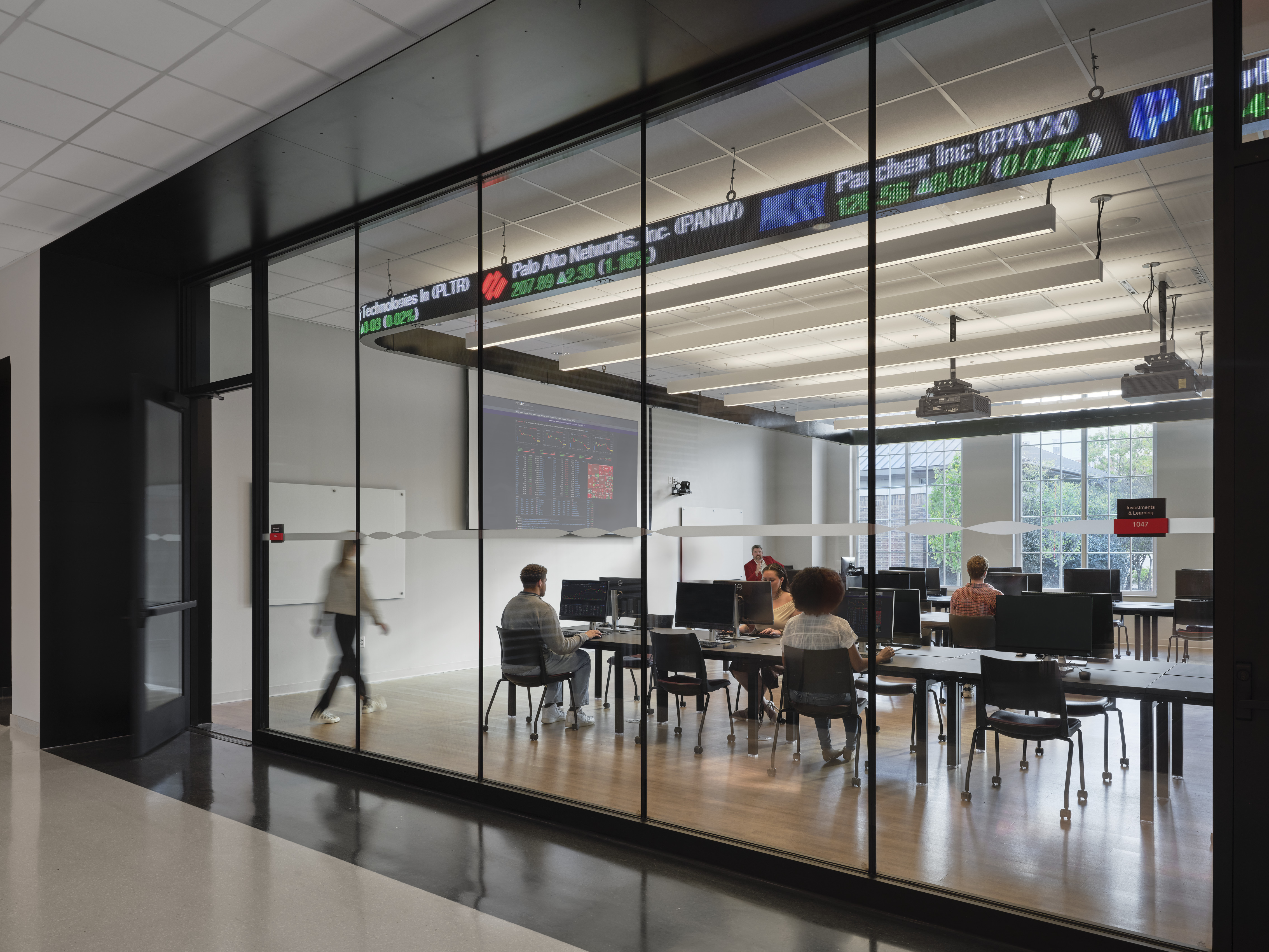 Western Kentucky University Finance professor teaches students in class.