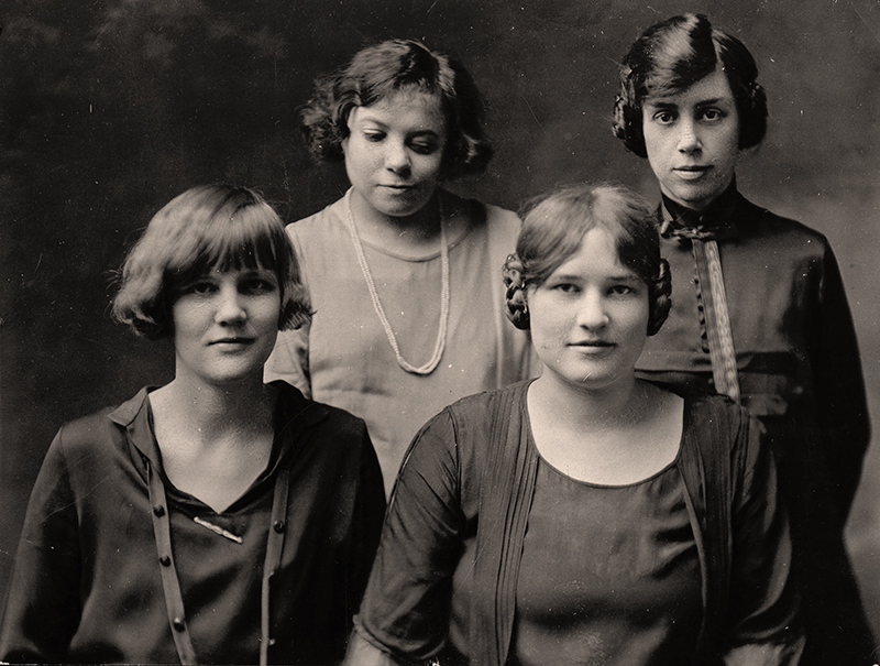 Debating Georgetown College 1926: (back, l-to-r) Elizabeth Utterback, Anna Knapp Gill; (front, l-to-r) Lillian Mae Johnson (alternate), and Nina Elizabeth Lashbrook (alternate)