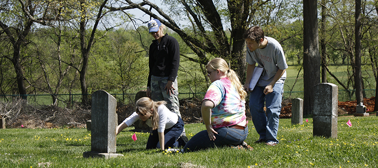 Recording headstones Faculty and students recording headstones