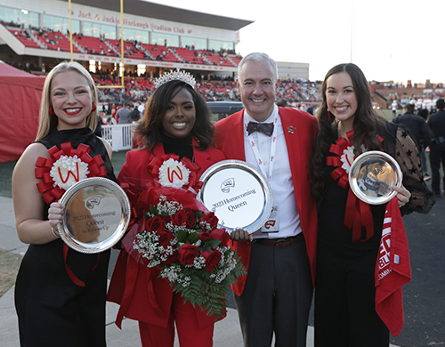 Millie Lejeune Crowned Wku S Homecoming Queen Western Kentucky University