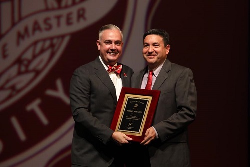 English Instructor Fabian Alvarez receives Spirit of Western Award