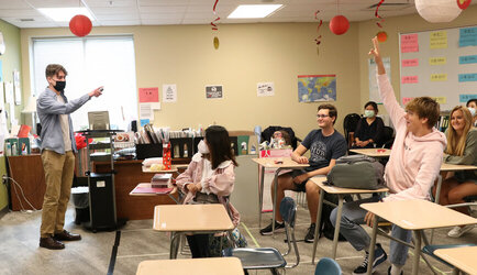 Students Travel to Knoxville High Schools for Chinese Flagship Recruitment