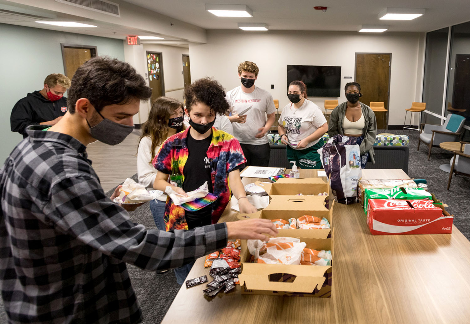 During the Let’s Taco Bout College event, LLC students had Taco Bell on their pod. In Normal Hall, each pod is home to about two dozen students and features a living room area for students to hang out, study, and hold gatherings.