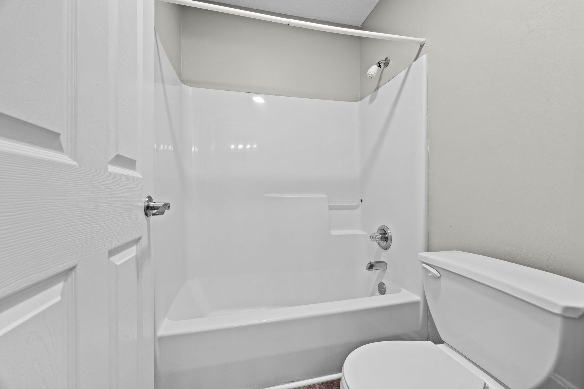 Campus Flats bathroom