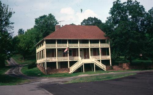 Old Hotel Canton, KY (Bu54)