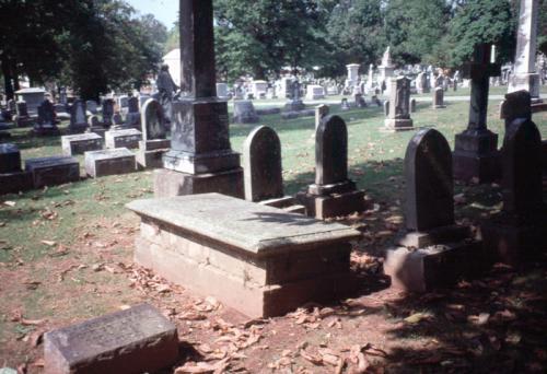 Boxed Grave Versailles, KY (MS213)