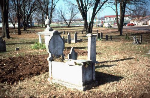 Child Box Grave, Pioneer Cemetery, Bowling Green, KY (MS217)