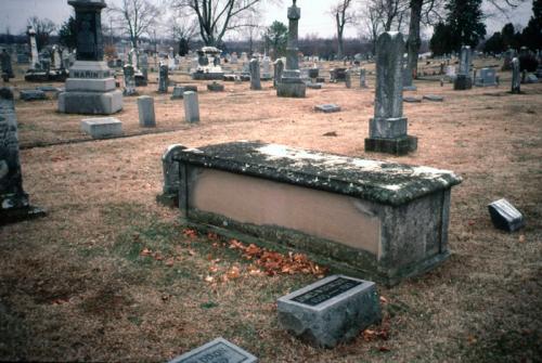 Four Piece Boxed Grave, Green Lawn Cemetery, Franklin, KY (MS222)