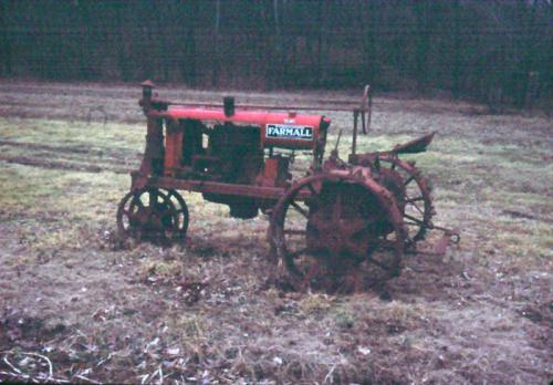 Farmall Tractor Crofton, KY (Po18g)