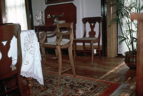 High Chair, Holson House, Bowling Green, KY (Ho15d)