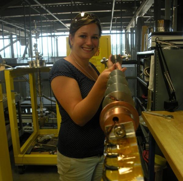 Tara Wink at the Spallation Neutron Source (SNS) at Oak Ridge National Laboratory. Tara is working with Dr. Kintzel in collaboration with the Sample Environment Group at the SNS investigating thermal gradients on extended samples.