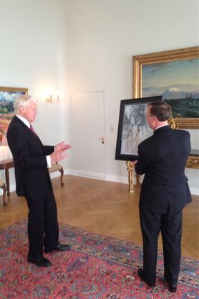 Following a meeting with Icelandic President Olafur Grimsson about the emerging partnership with WKU and Iceland about climate change, President Grimsson was presented with an original painting by WKU junior art major Katie Adams. The painting depicts an Icelandic horse with a reflection in the water of a Kentucky thoroughbred. It illustrates the new collaboration between our nations and WKU's new partnership with the University of Akureyri